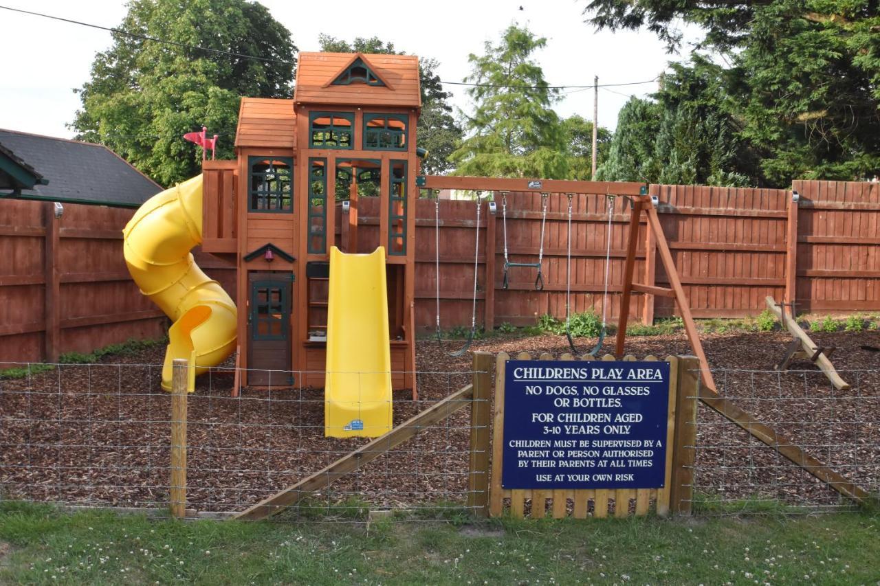 The Bell Inn ساليزبري المظهر الخارجي الصورة