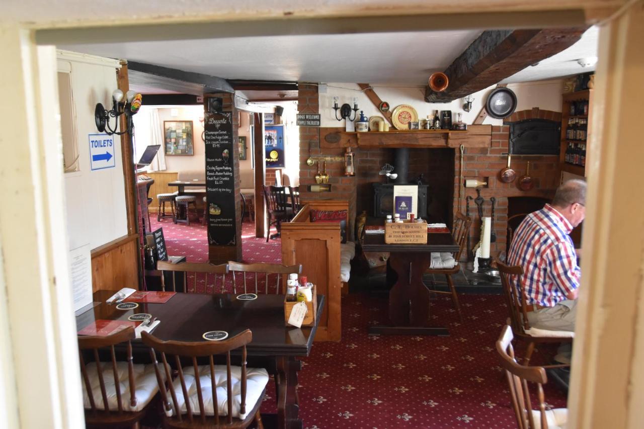 The Bell Inn ساليزبري المظهر الخارجي الصورة