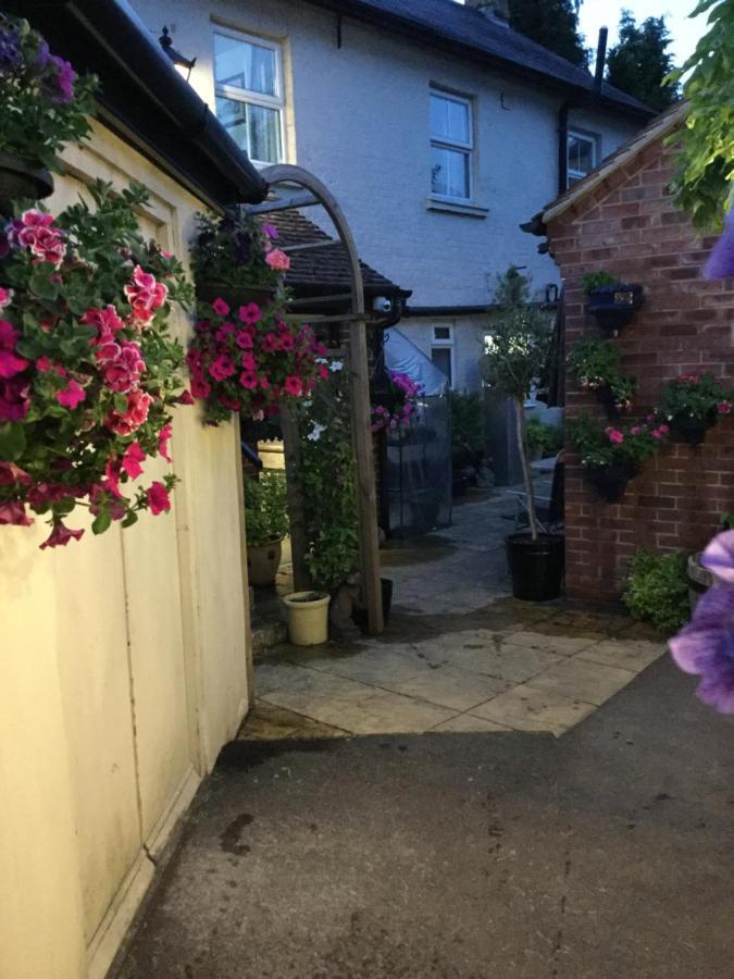 The Bell Inn ساليزبري المظهر الخارجي الصورة