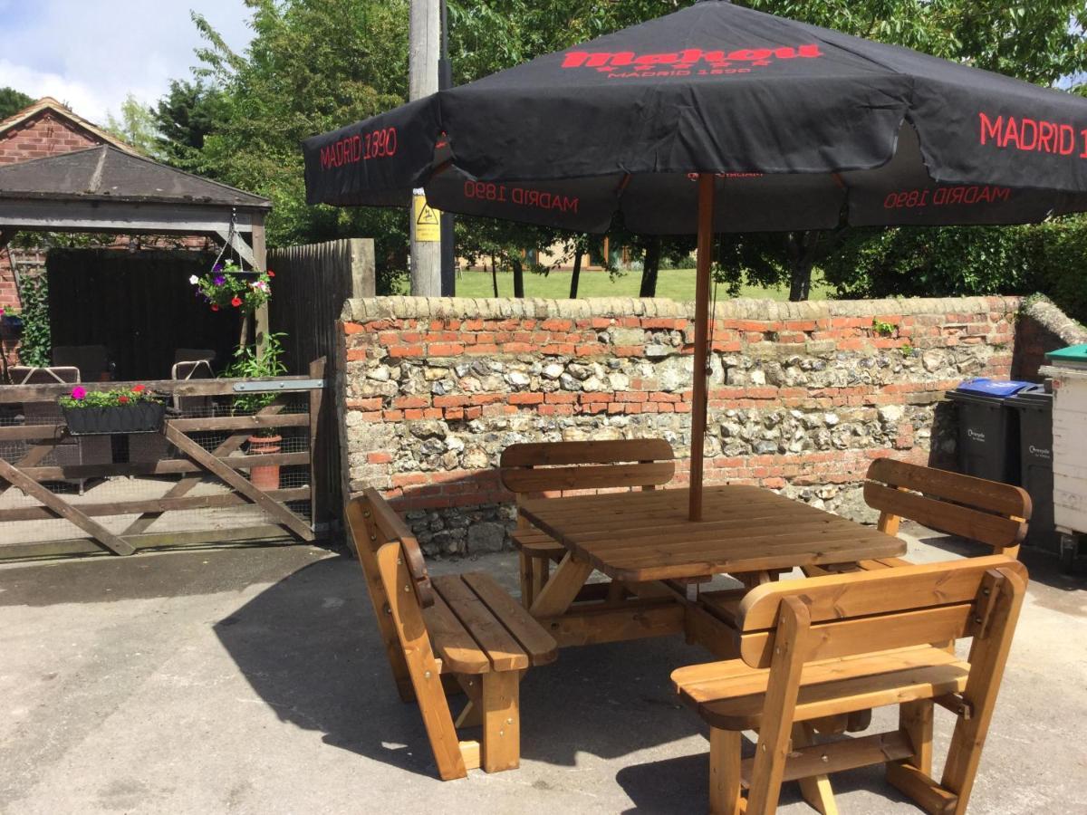 The Bell Inn ساليزبري المظهر الخارجي الصورة