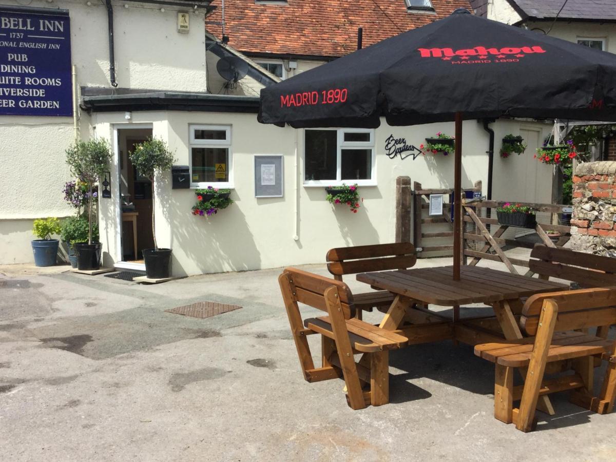The Bell Inn ساليزبري المظهر الخارجي الصورة